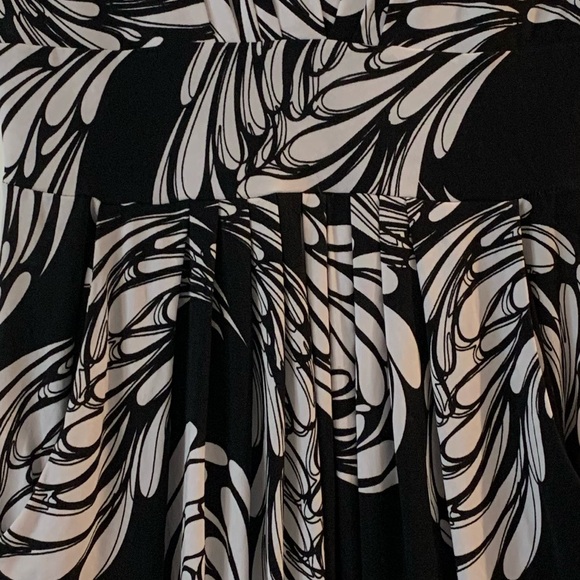 Black and white pattern dress - Picture 2 of 2